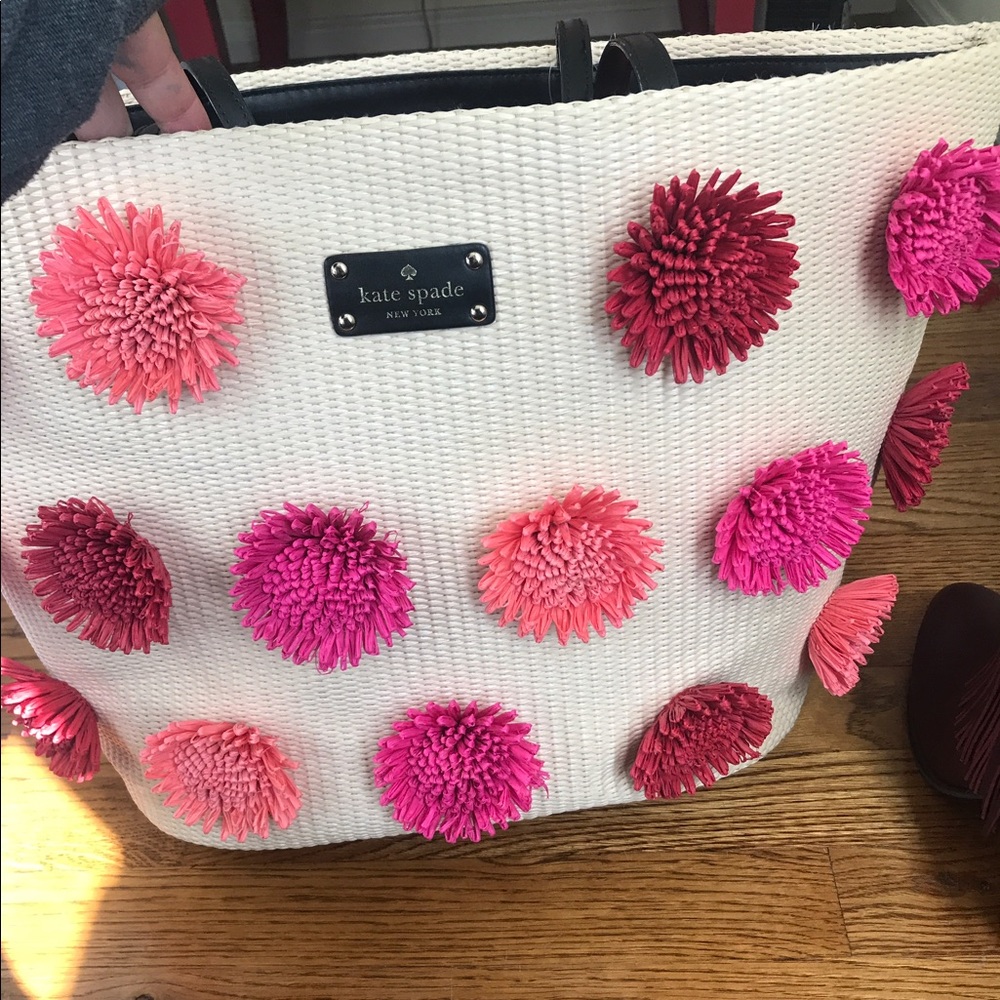 Kate Spade tote! Perfect for summer